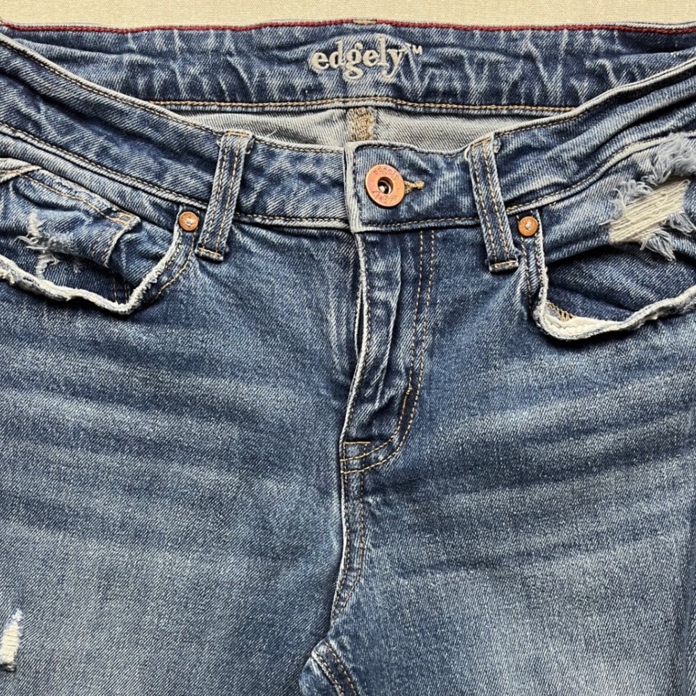 Edgely Low Rise Boyfriend Distressed Jeans Medium Wash Blue Denim Size 10 Reg